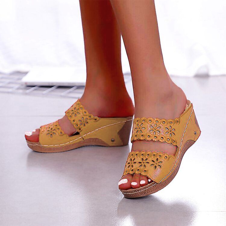 The Lattice Wedge Slide in Yellow