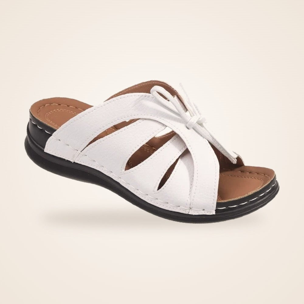 Bow Wedge Slide in white