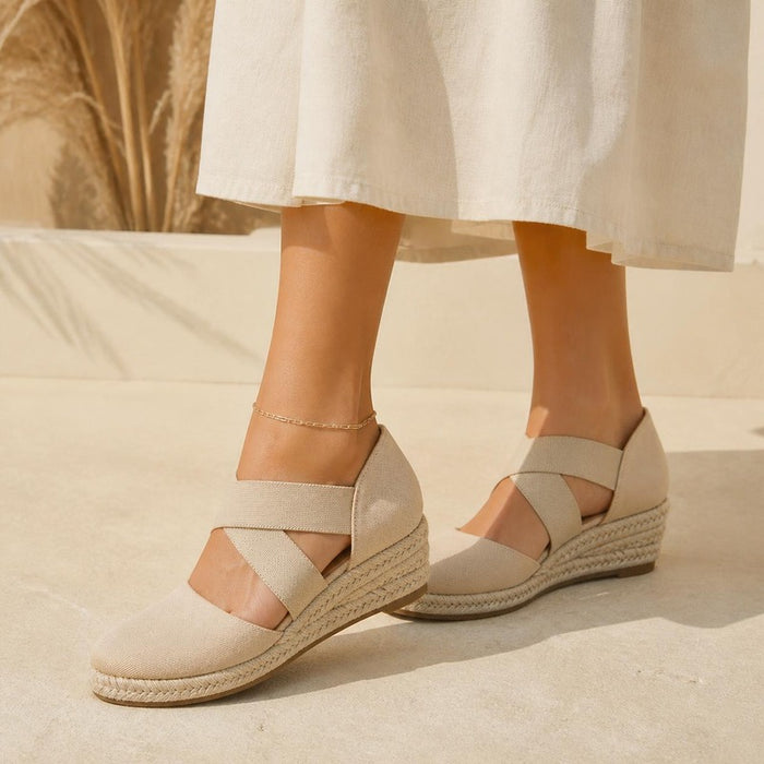 Capri Espadrille Wedge in beige, worn