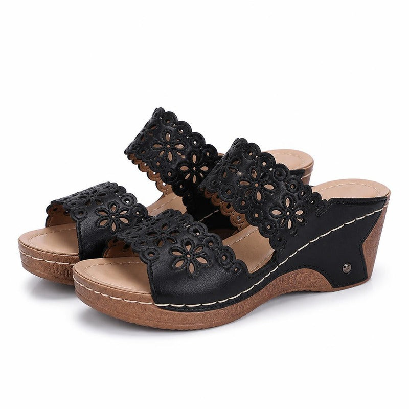 The Lattice Wedge Slide in Black