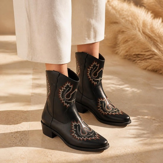 Western Ankle Boot in black, worn